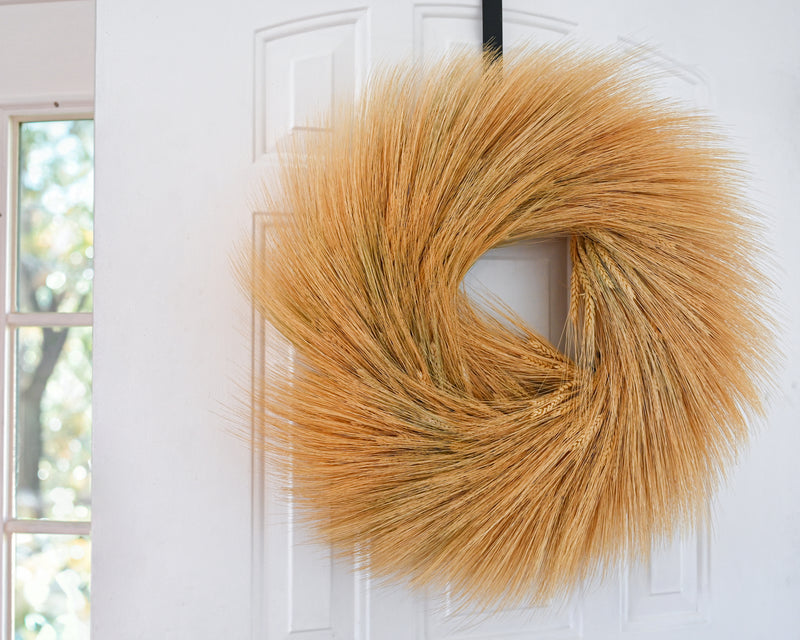 Natural Wheat Wreath - 19 inch